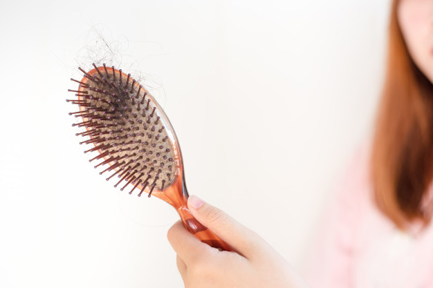 Women S Hand Hair Brush With Hair Loss Dandruff Health Problems_40919 1040