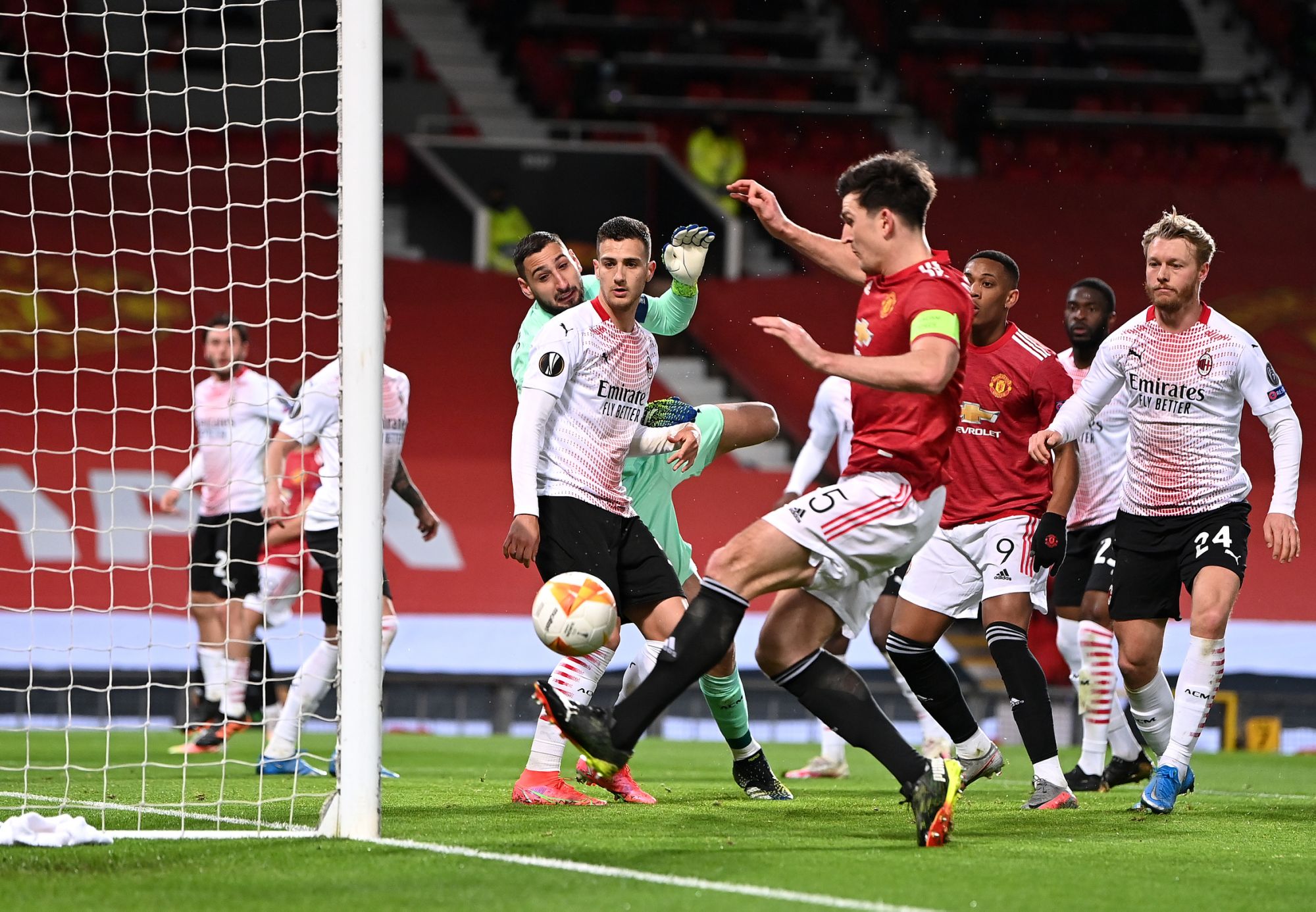 Manchester United V A.C. Milan   UEFA Europa League Round Of 16 Leg One