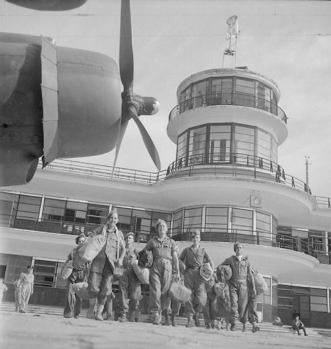 Evacuation Of British Pows Kallang Airport Singapore 19450908