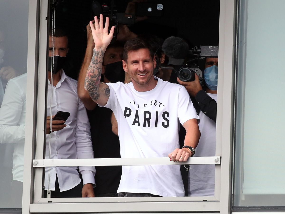 2_Lionel Messi Arrives In Paris To Join Paris St Germain