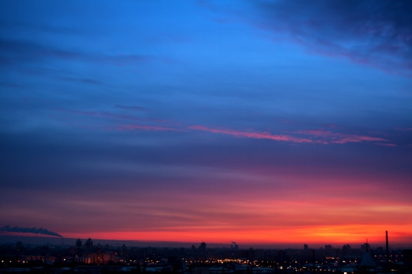 Dramatic,Evening,Cloudscape,In,City