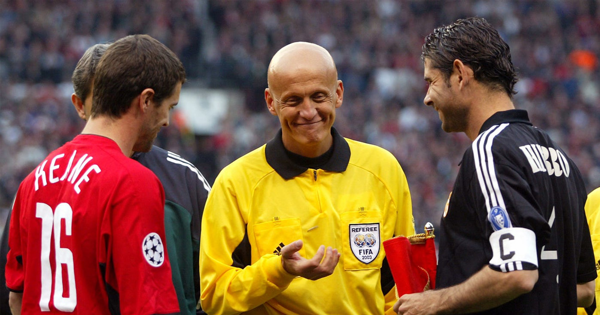 Pierluigi Collina ពីអាជ្ញាកណ្តាលកាត់​ក្ដីលើទីលាន ក្លាយជាវីរបុរសក្នុងពិភពបាល់ទាត់ពិភពលោក