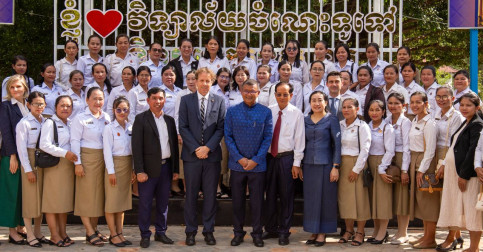 សេចក្ដីប្រកាសព័ត៌មានរួមស្ដីពី  ក្រសួងអប់រំ យុវជន និងកីឡា និងសហភាពអឺរ៉ុប  សម្ពោធគម្រោងសម្ព័ន្ធមេត្រីភាព «Twinning» លើកំណែទម្រង់ ការអប់រំបច្ចេកទេសមធ្យមសិក្សាទុតិយភូមិនៅកម្ពុជា