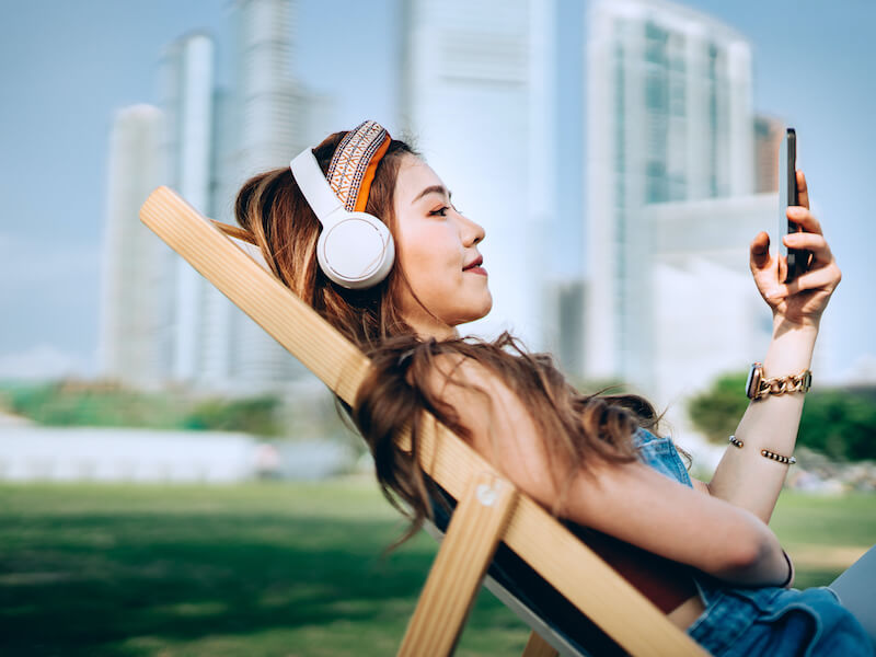 Music_and_headphones_whats_a_safe_volume_gettyimages 1324723421