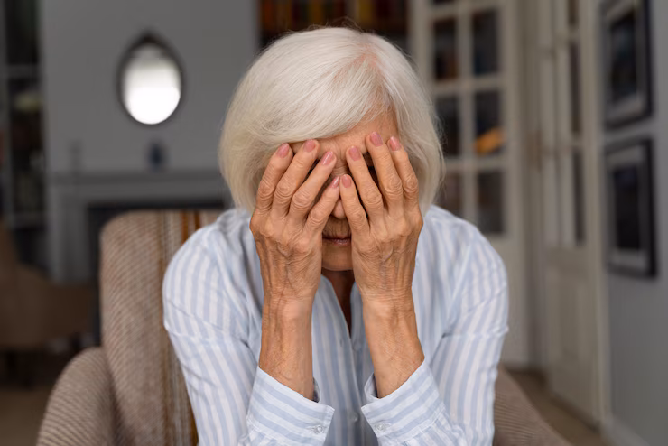 Elderly Woman Confronting Alzheimer S Disease_23 2149043794