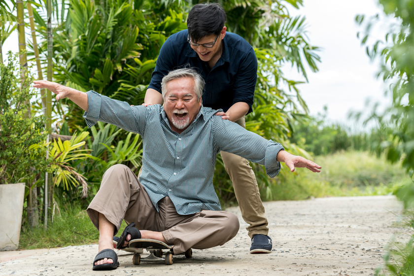 How To Embrace Aging In A World That Is Obsessed With Youth Img