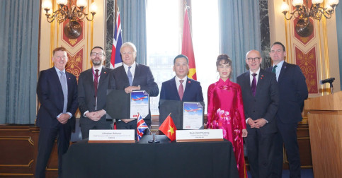 ក្រុមហ៊ុន Vietjet បិទបញ្ចប់ការបញ្ជាទិញយន្តហោះ Airbus A321neo ចំនួន ១០០ គ្រឿង និងធ្វើកិច្ចព្រមព្រៀងទិញម៉ាស៊ីន Rolls-Royce Trent 7000 ដែលមានតម្លៃសរុប  ជាទឹកប្រាក់ចំនួន ៣,៨ ពាន់លានដុល្លារអាមេរិក