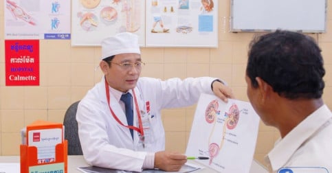 វិធីសាស្ដ្រព្យាបាលគ្រាប់គ្រួសថ្ពក់ជាប់នៅបង្ហួរនោម!