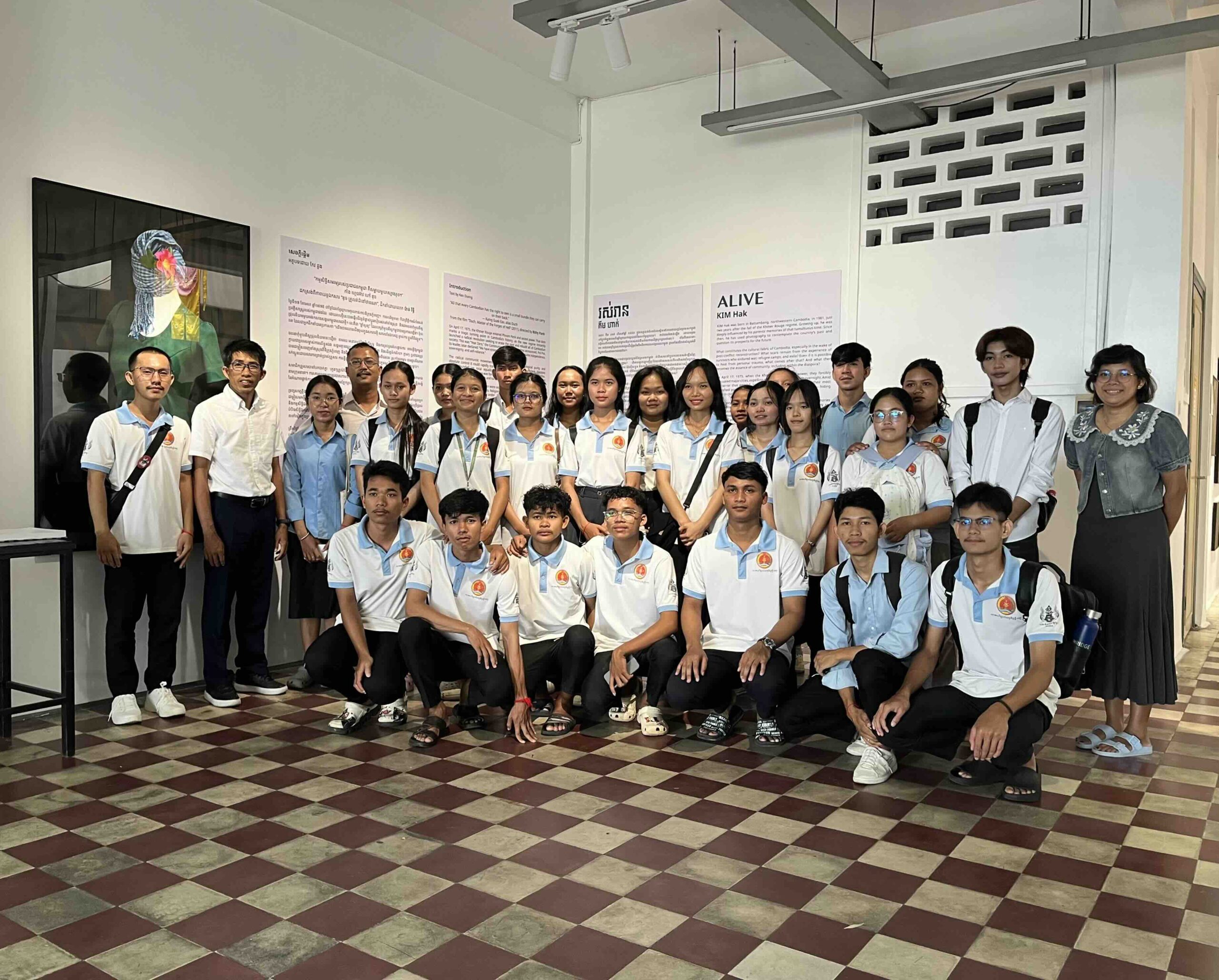 02 Group Photo With The Student Group