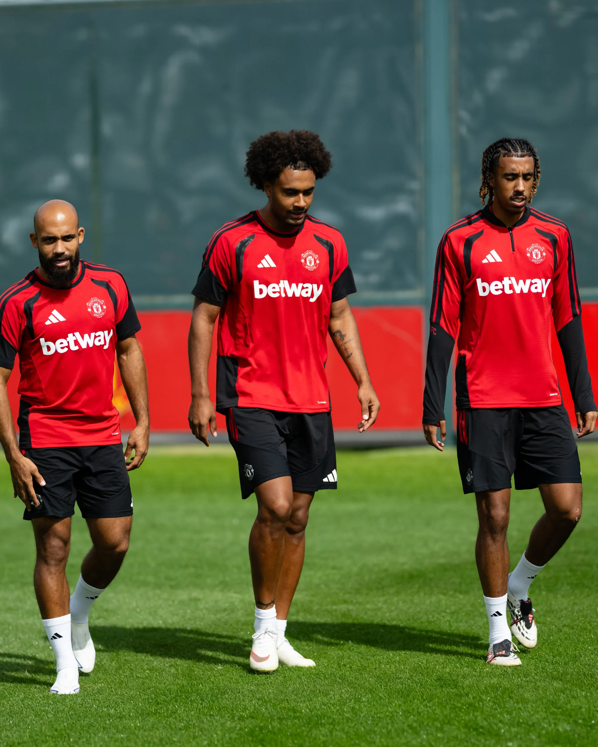 Bryan Mbeumo Joshua Zirkzee Leny 1099364506